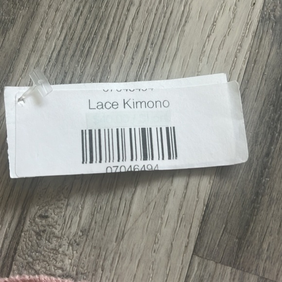 Lace kimono - Picture 4 of 4